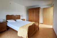 The "Smoking Fox Between the Meuse and Molignée rivers, relaxation and leisure!