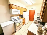 OpulentUrban Retreat: Luxe Living Hotels in Elk Grove Township