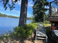 3-bedroom lakefront cabin with WiFi, AC and a private dock.  Bring the family! Hotele w: Pend Oreille County