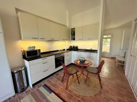 Appartement Studio Adrian Proche du Village - Clim - Piscine - Tennis 普朗－德拉圖爾酒店