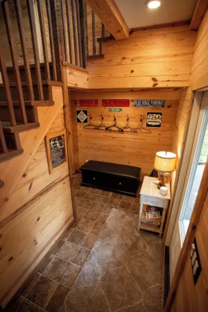 Luxury Cabin Retreat – Dog-Friendly, Cozy, Great Wi-Fi and an amazing Jacuzzi!