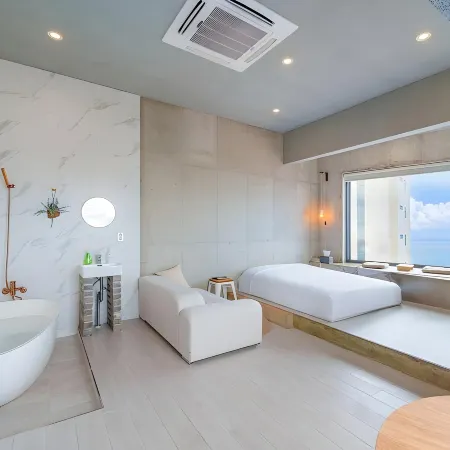 Gangneung Memory Stay Ocean View Pension Отели рядом с достопримечательностью «Пляж Канмун»
