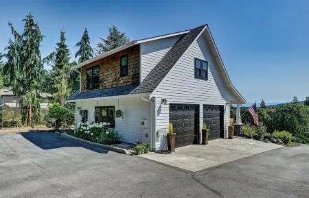 Charming 1-bedroom house with WiFi, AC in lovely Snohomish Отели в г. Каткарт