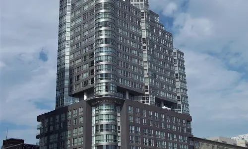 Warwick Le Crystal Montreal