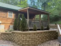 Cozy Cabin with Hot Tub and Fire Pit - Charming Woodland Retreat Hotels in Patoka Township