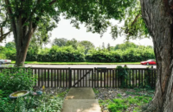 Chic Minneapolis Apt - 6 Blocks to Lake Nokomis!