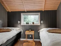 "Truels" - 30km from the sea - 精品