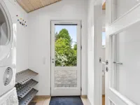 "Hunlef" - 400m from the Sea