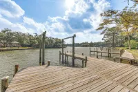 Waterfront Retreat w/ Outdoor Oasis in Pensacola - Boutique