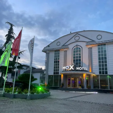 Mox Hotel Wellness & Spa