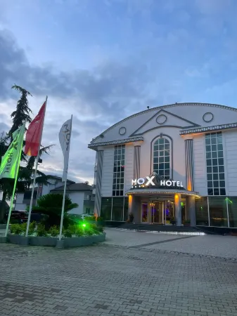 Mox Hotel Wellness & Spa Отели в г. Сапанджа