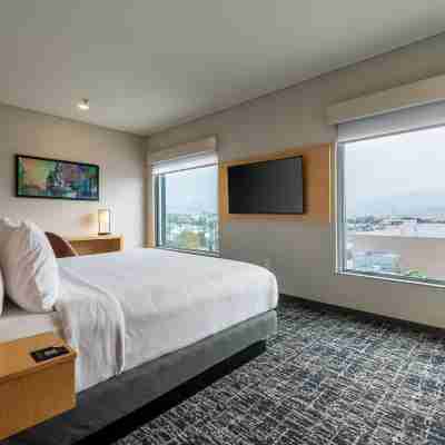 Hyatt Place Saltillo Rooms