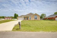 Patio & Spacious Yard: Home in Athens - 3-Star