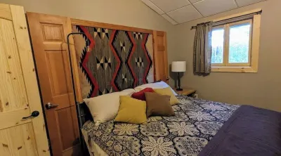 Cozy Charming Convenient Lake Street Retreat War Memorial Field附近的飯店