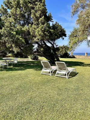 Genari Beach Apartments Hotel a Patronikoleika