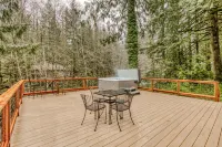 Hygge Cabin on the River Hoteles en Rhododendron