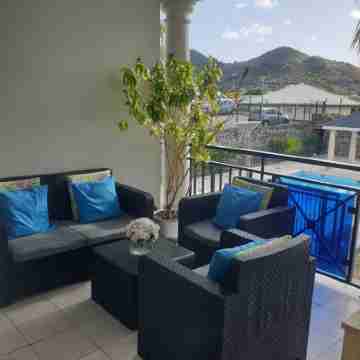 3 bedroom apartment with pool Others