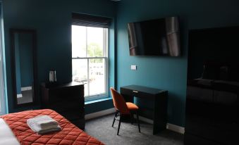 The Royal Alfred - Opposite Central Train Station