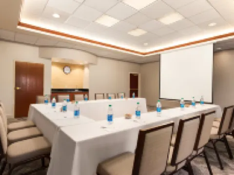 Hampton Inn & Suites Denver-Cherry Creek Hotels in Glendale
