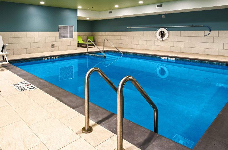 Holiday Inn Express & Suites Racine by IHG photo 2