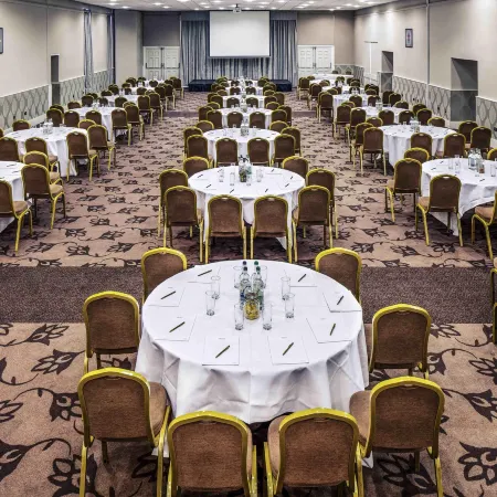 Mercure Maidstone Great Danes Hotel Отели рядом с достопримечательностью «Бренчли Гарденс»