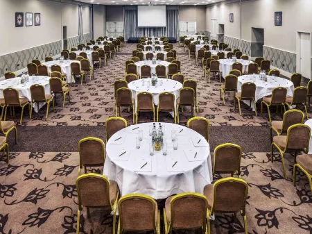 Mercure Maidstone Great Danes Hotel Отели в г. Холлингборн