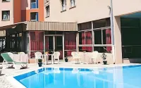 Adonis Gapotel - Swimmingpools