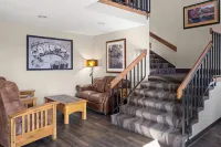 Super 8 by Wyndham Lewistown