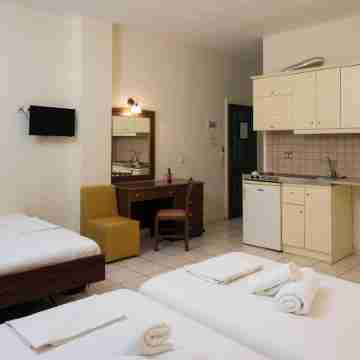 Konstantinos Hotel & Apartments I Rooms