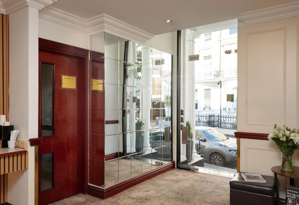 2. 호텔 문라이트 ..