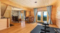 A+ Mountain Vistas ❃ Starlink ❃ Fire Pit ❃ Secluded ❃ 15 miles to National Park