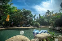 Coral Beach Lodge - Beach