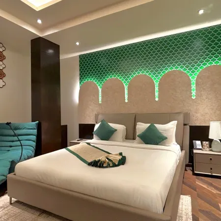 The Long D Hotel and Banquet