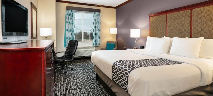 La Quinta Inn & Suites by Wyndham Lindale Отели в г. Смит
