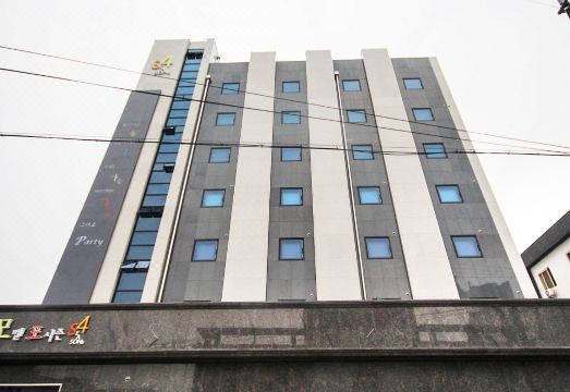 익산 호텔 주차장