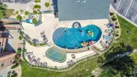 Cliffside Lake Retreat - 2 Bdr, Walk to Table Rock - Pool