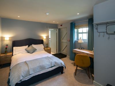 The Cowdray Arms