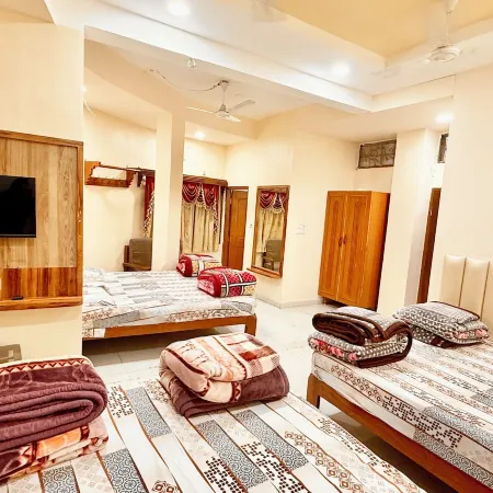 Hotel P Landmark Palace-near Main Places