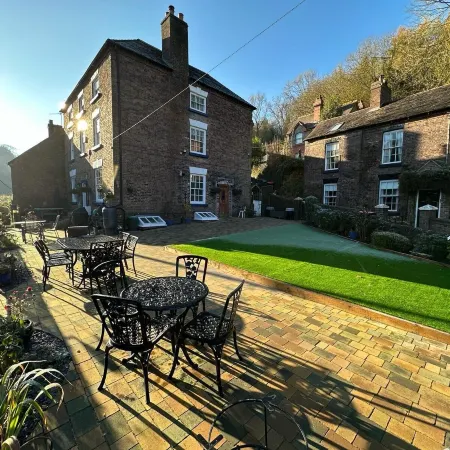 Viaduct Guest House