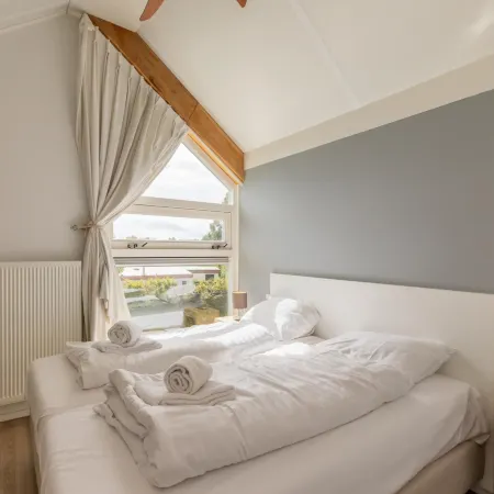 Enjoy Luxury and Comfort in Holiday Villa Kavel 10 Hotels in Renesse