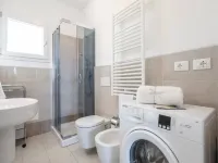 New holiday home with sea view terrace 巴代西住宿飯店