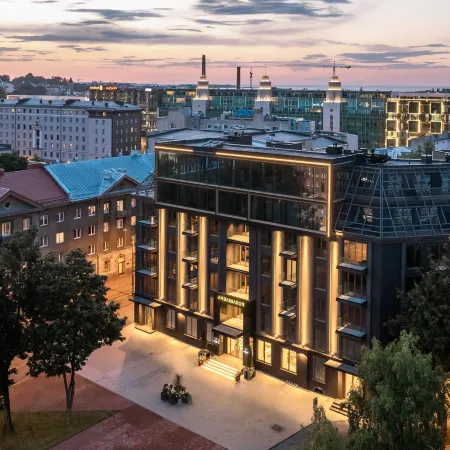 Bob W Tallinn City Centre - Ambassador Отели рядом с достопримечательностью «Городская стена»