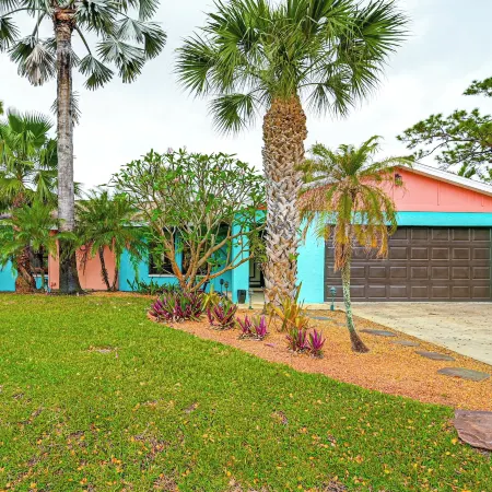 4 Mi to Beach Pet-Friendly Home in Naples!