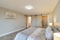 Ocean Shores Home w/ Game Room - Walk to Beaches! - Parkplatz