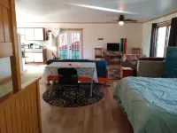 Large studio apartment near Buckeye Lake No smoking - Gym
