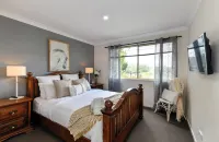 Doomben Ridge Farm House