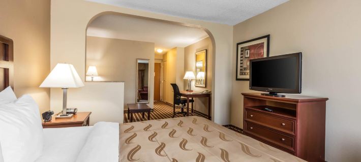 Quality Suites Paducah I-24 Hotels in Paducah