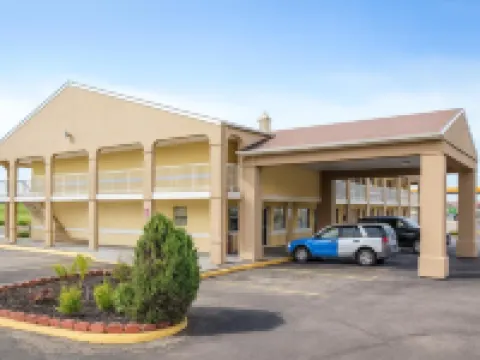 Red Lion Inn & Suites Junction City Hotels in Junction City