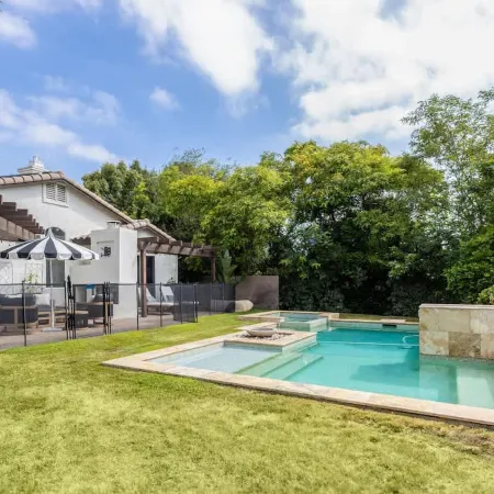 Gated Home With Pool Hot Tub