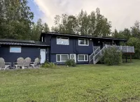 Watch the Northern Lights from the Deck and the Jacuzzi! Roast by a Cozy Fire!